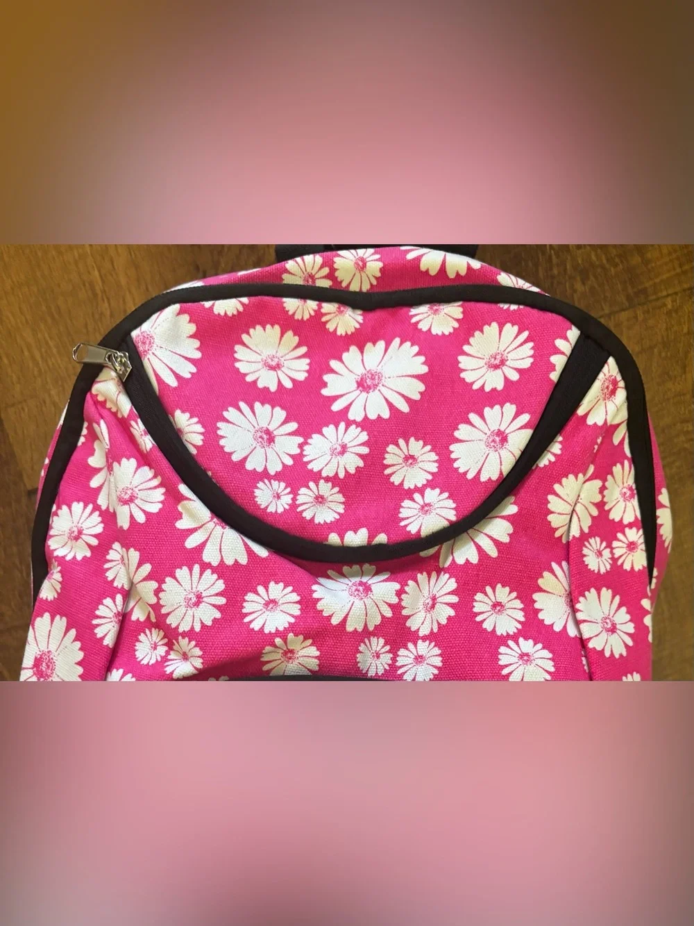 lugBLU Wireless Bluetooth Speaker Backpack-pink with white flowers NEW NWT